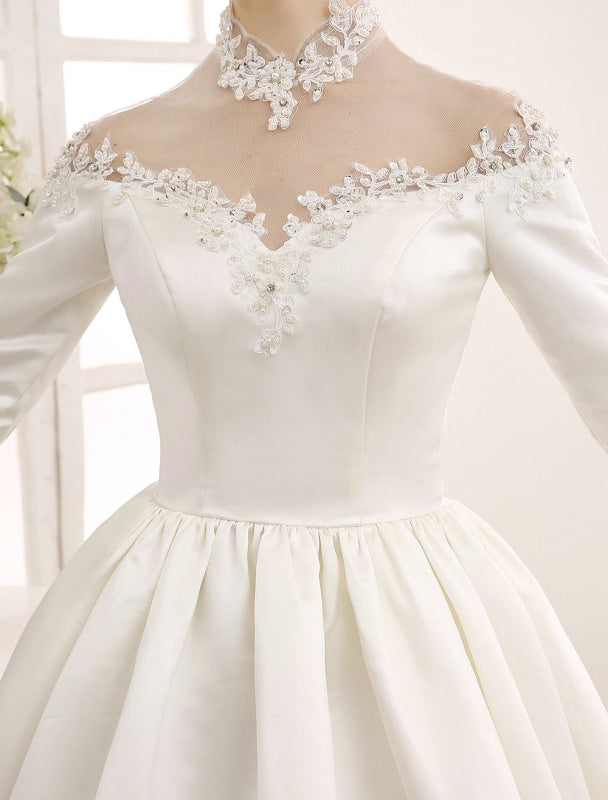 Exclusive Ivory Wedding Dress/Ball Gown With Appliques High Collar