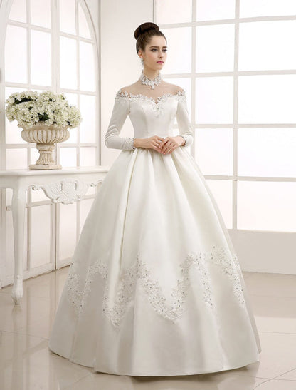 Exclusive Ivory Wedding Dress/Ball Gown With Appliques High Collar