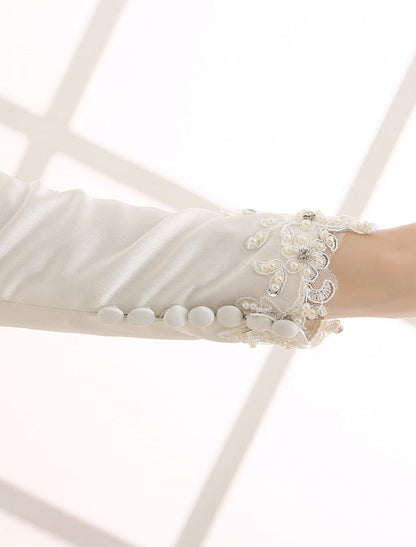 Exclusive Ivory Wedding Dress/Ball Gown With Appliques High Collar