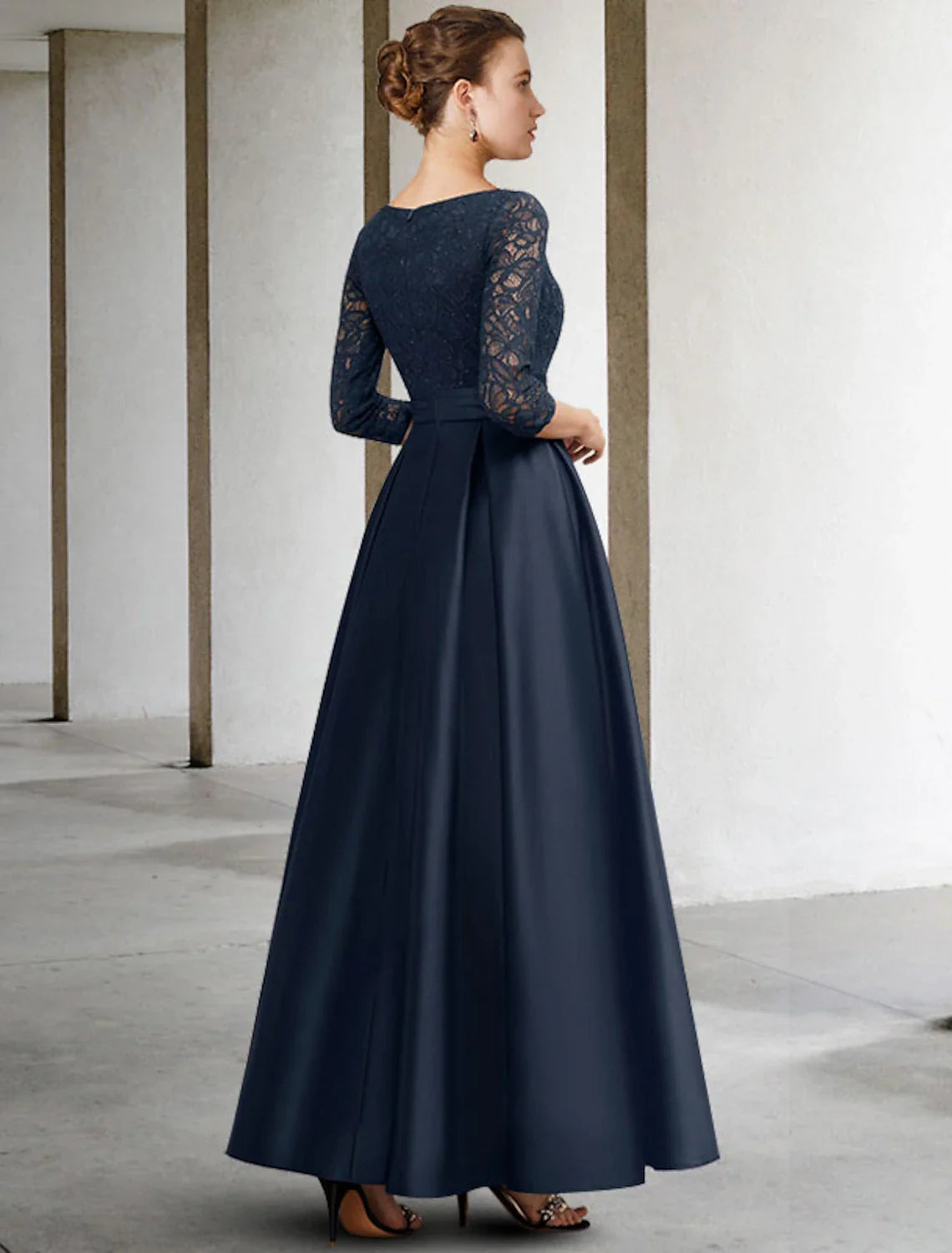 Aimishang  A-Line Mother of the Bride Dress Plus Size Elegant V Neck Ankle Length Satin Lace 3/4 Length Sleeve No with Pleats Ruched