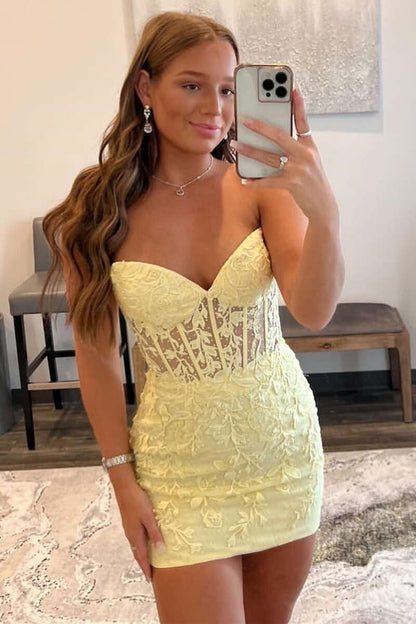 Lace Appliques Strapless Lace-Up Sleeveless Mini Homecoming Dress