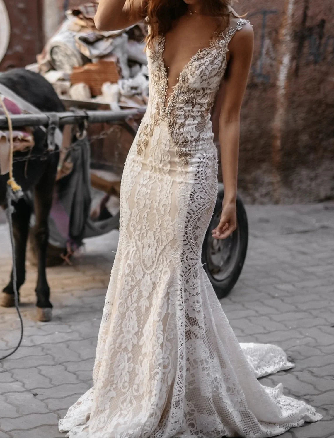 Aimishang Beach Open Back Sexy Boho Wedding Dresses Mermaid / Trumpet V Neck Sleeveless Court Train Lace Bridal Gowns With Appliques