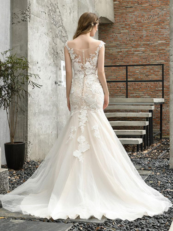 Mermaid Wedding Dress Jewel Neck Sleeveless Lace Bridal Dress With Train