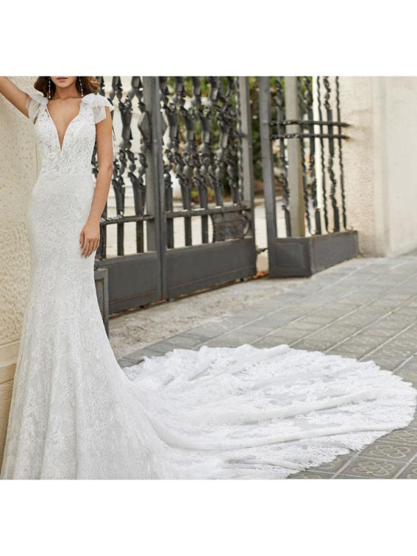 Mermaid  Wedding Dress With Train Sleeveless Lace V Neck Long Bridal Gowns