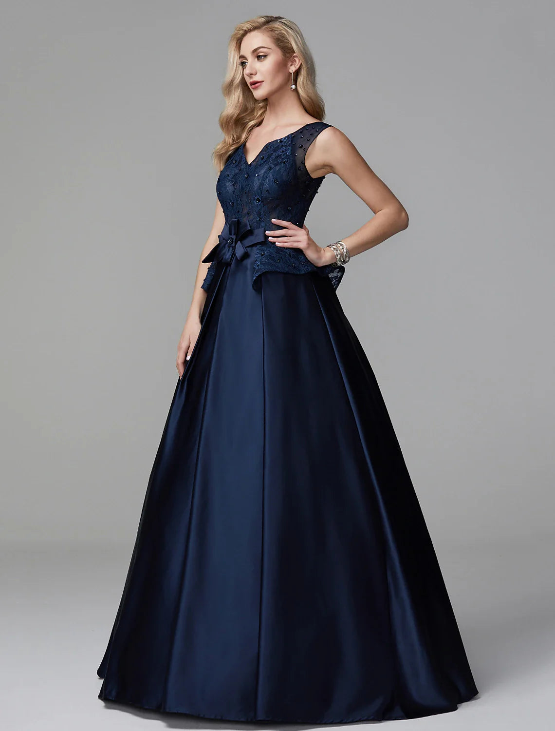 Aimishang Ball Gown Peplum Quinceanera Formal Evening Dress V Neck Sleeveless Floor Length Lace with Bow(s) Beading