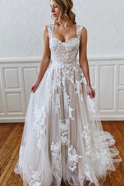 Modern Straps Sweetheart Wedding Dress with Appliques