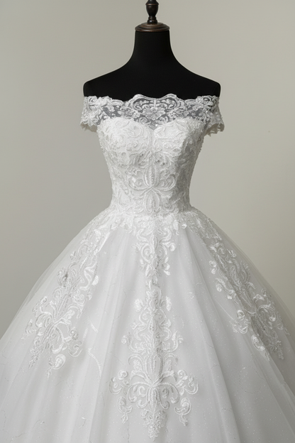 Off The Shoulder Ball Gown Wedding Dresses Short Sleeve Lace Applique Tulle Bridal Dress