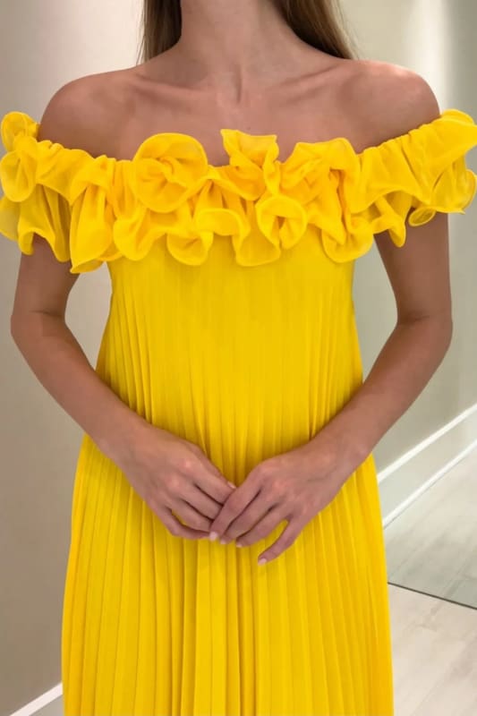 Off-the-Shoulder Yellow Ruffle Chiffon Mother of the Bride Dress