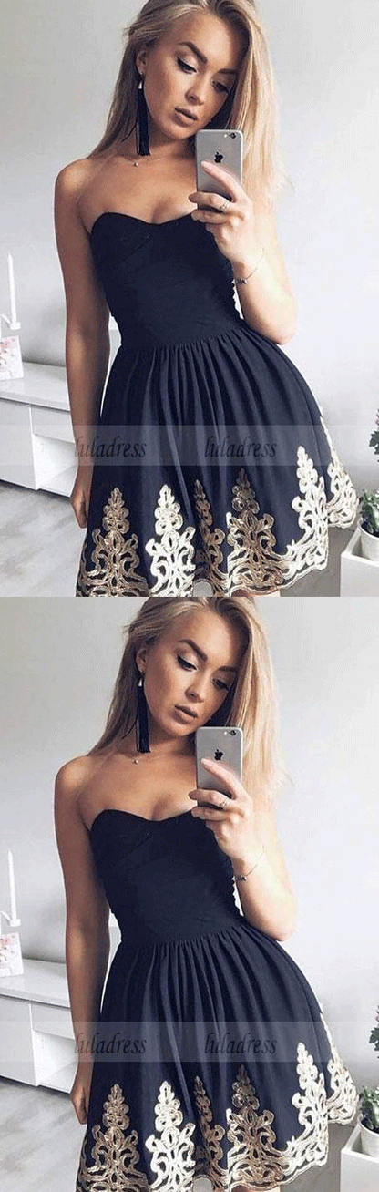 A-Line Sweetheart Short Black Homecoming Dress with Appliques Pleats