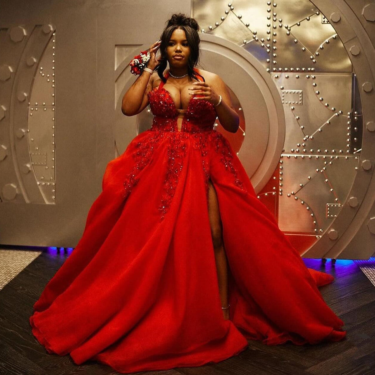 Plus Size Red Halter A-Line Tulle Side Slit Prom Dress with Beads