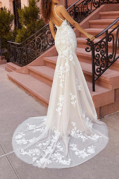 Fine shoulder strap lace decal court dress with fishtail wedding dress