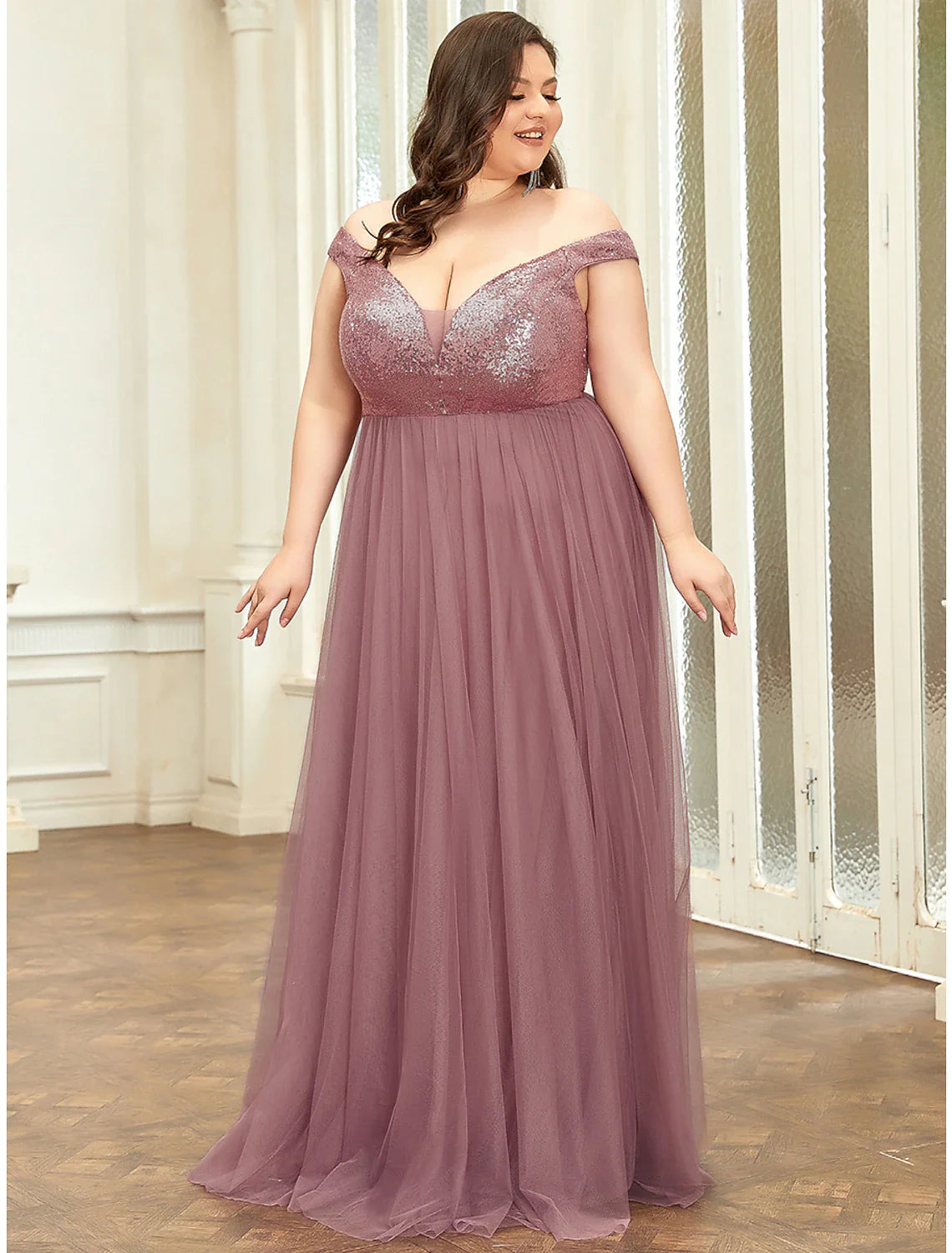 Bridesmaid Dress V Neck Sleeveless Elegant Floor Length Tulle / Sequined with Draping / Tier / Solid Color