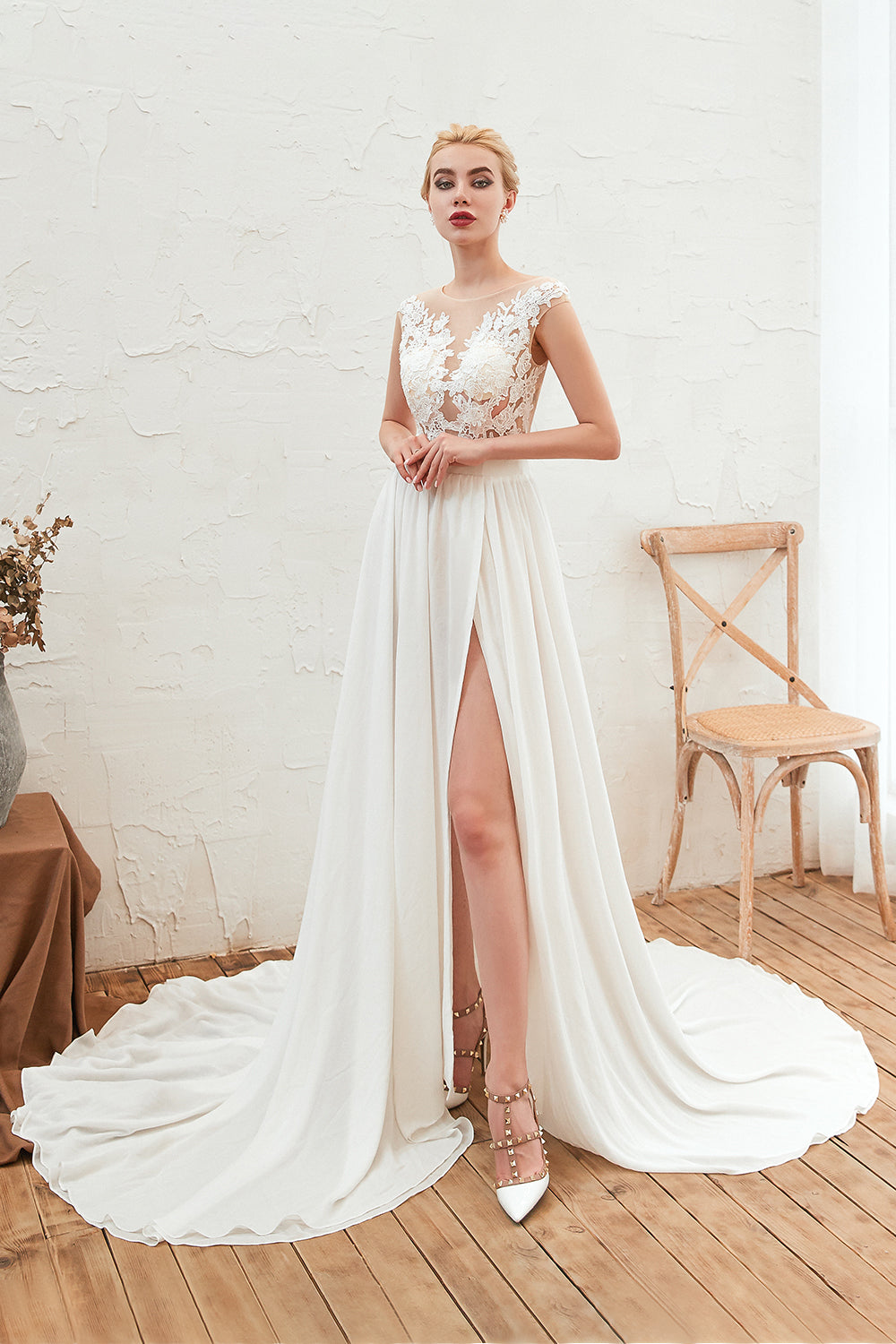 Ruffled Split Chiffon Lace Scoop Wedding Dress Appliques