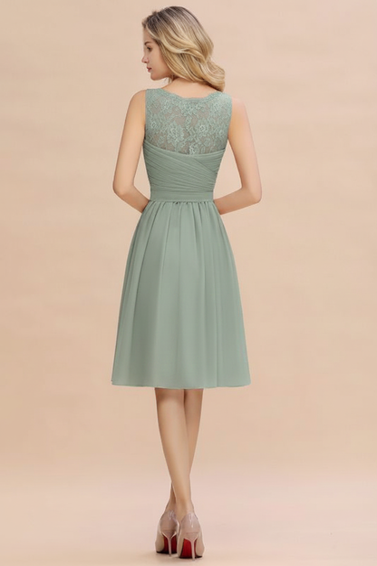 Elegant Ruffle Chiffon Short Bridesmaid Dress Sleeveless V-Neck Aline Knee Length Homecoming Dress