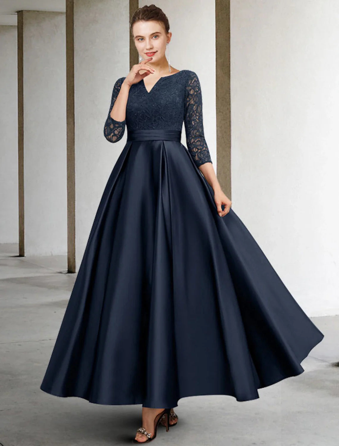 Aimishang  A-Line Mother of the Bride Dress Plus Size Elegant V Neck Ankle Length Satin Lace 3/4 Length Sleeve No with Pleats Ruched