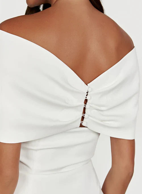 Aimishang Elegant Sheath Off-The-Shoulder Sleeveless Satin Short Mini Wedding Dress With Bow