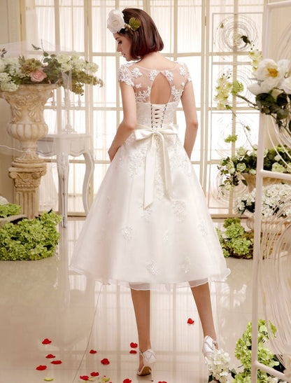Short Wedding Dresses Ivory Lace Applique Vintage Bridal Dress Illusion Sweetheart Open Back Tea Length Wedding Reception Dresses