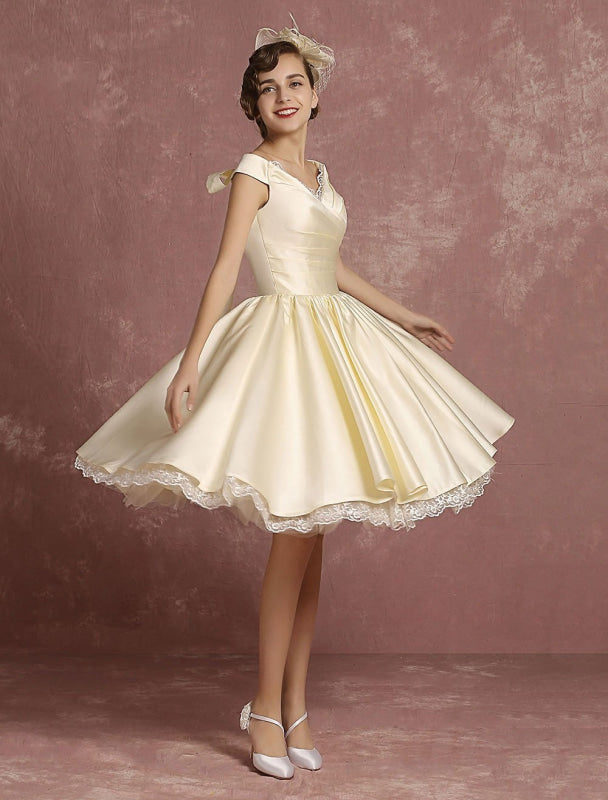 Short Wedding Dresses Satin Vintage Princess Bridal Dress Knee Length Sleeveless Lace Pleated Bridal Gown With Ribbon Bow