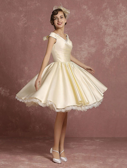 Short Wedding Dresses Satin Vintage Princess Bridal Dress Knee Length Sleeveless Lace Pleated Bridal Gown With Ribbon Bow