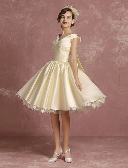 Short Wedding Dresses Satin Vintage Princess Bridal Dress Knee Length Sleeveless Lace Pleated Bridal Gown With Ribbon Bow