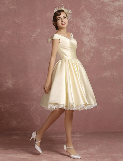 Short Wedding Dresses Satin Vintage Princess Bridal Dress Knee Length Sleeveless Lace Pleated Bridal Gown With Ribbon Bow
