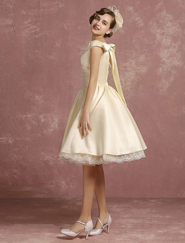 Short Wedding Dresses Satin Vintage Princess Bridal Dress Knee Length Sleeveless Lace Pleated Bridal Gown With Ribbon Bow
