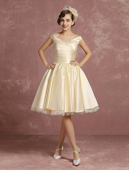 Short Wedding Dresses Satin Vintage Princess Bridal Dress Knee Length Sleeveless Lace Pleated Bridal Gown With Ribbon Bow