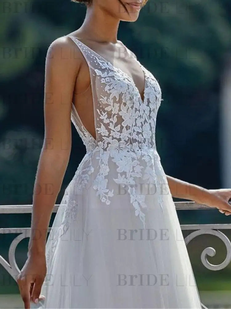 Simple A Line V Neck Wedding Dress Sleeveless Lace Appliqued Tulle Bridal Gown