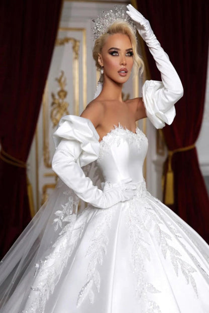 Simple Sweetheart Off-The-Shoulder A-line Appliques Lace Ruched Satin Wedding Dress