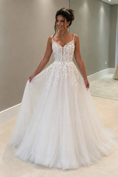 Elegant Tulle Appliques A-Line Lace Wedding Dress Sleeveless