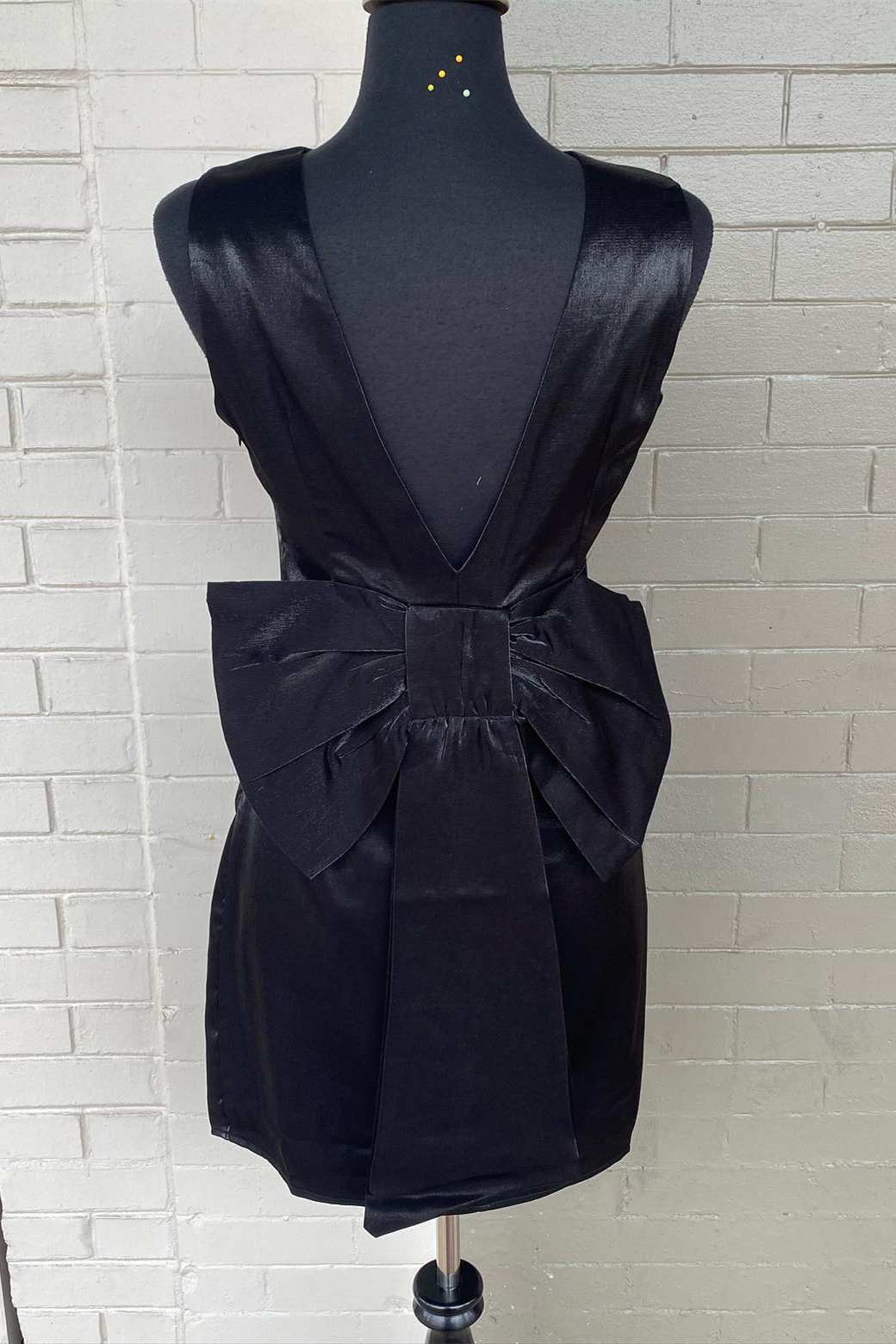 Pink Crew Neck Bow-Back Short Party Dress