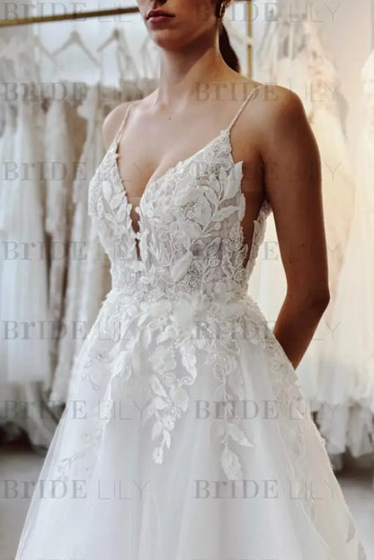 Spaghetti Straps V-Neck Backless Tulle Applique Wedding Dresses