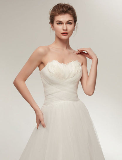 Strapless Wedding Dresses Ivory Sweetheart Bridal Gown Feathers Tulle Wedding Gown With Train