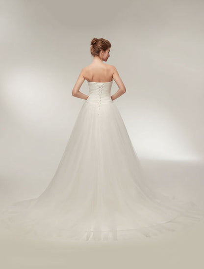 Strapless Wedding Dresses Ivory Sweetheart Bridal Gown Feathers Tulle Wedding Gown With Train