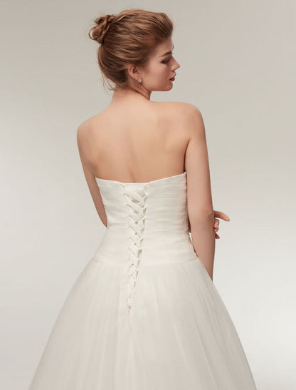 Strapless Wedding Dresses Ivory Sweetheart Bridal Gown Feathers Tulle Wedding Gown With Train
