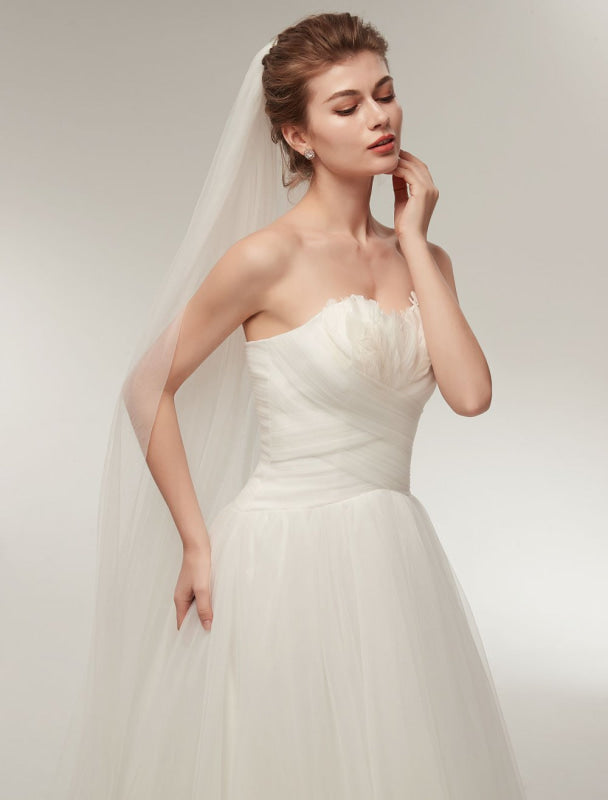 Strapless Wedding Dresses Ivory Sweetheart Bridal Gown Feathers Tulle Wedding Gown With Train