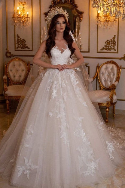 Stunning A-Line Bateau Tulle Floor-length Wedding Dress with Appliques Lace