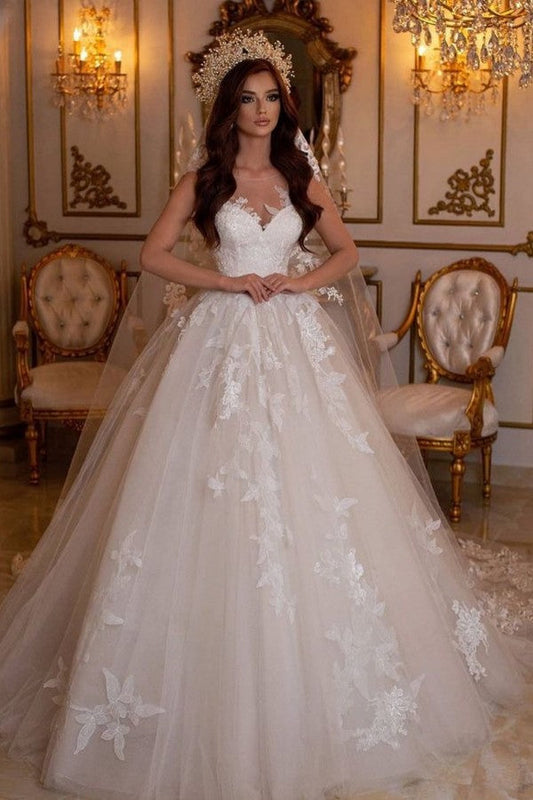 Stunning A-Line Bateau Tulle Floor-length Wedding Dress with Appliques Lace
