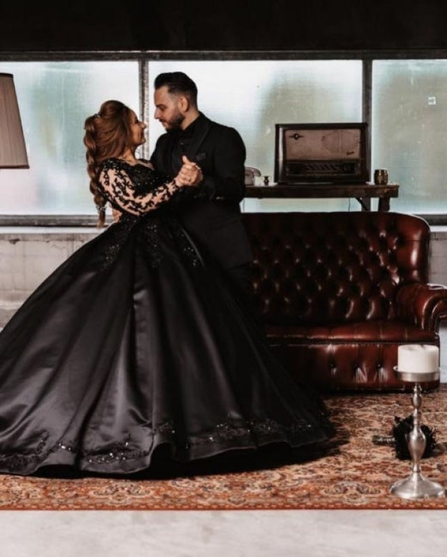 Stunning Princess Black Wedding Dresses with Sleeves