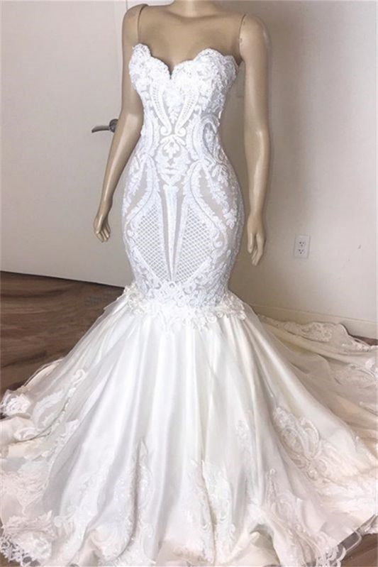 Stunning Sweetheart Mermaid Wedding Dress with Lace Appliques