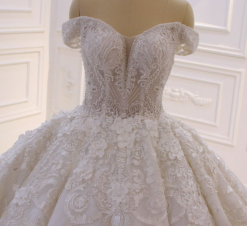 Sweetheart Off-the-Shoulder Backless Lace Wedding Dress Ruffles with Tulle Appliques