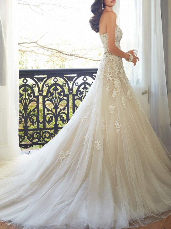 Tulle A Line Sweetheat Sleeveless Floor Length Lace Appliqued Bridal Gowns With Train
