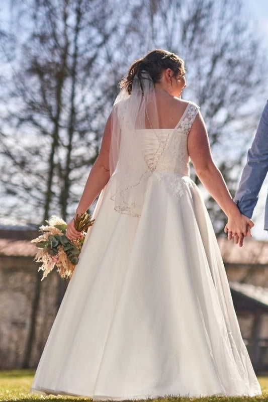 Tulle Aline Wedding Dress Plus Size Bridal Dress Lace Appliques
