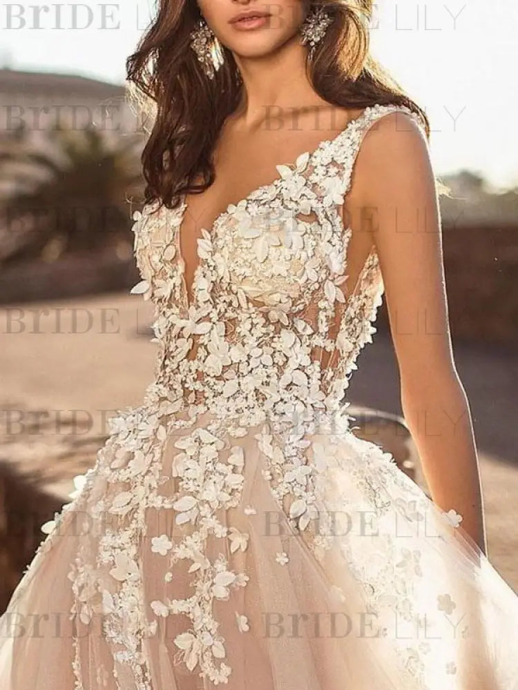 Deep V Neck A Line Sleeveless Wedding Dress Tulle Lace Applique Bridal Gowns With Train