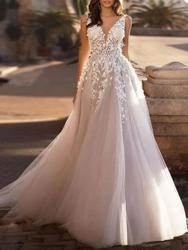 Deep V Neck A Line Sleeveless Wedding Dress Tulle Lace Applique Bridal Gowns With Train