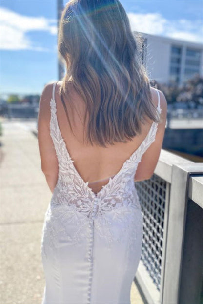 Tulle Mermaid Wedding Dress with Applique Spaghetti Straps