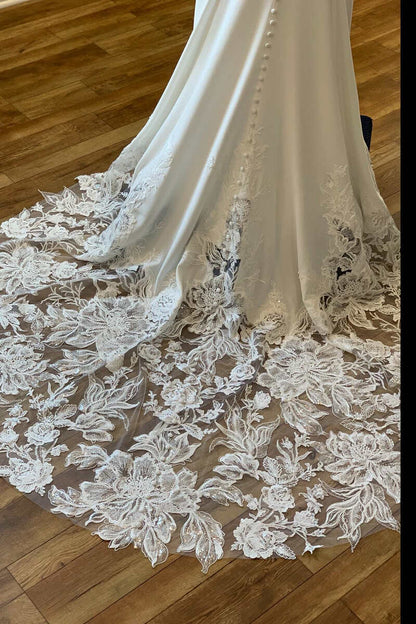 White Lace Scoop Neck Backless Mermaid Long Wedding Gown