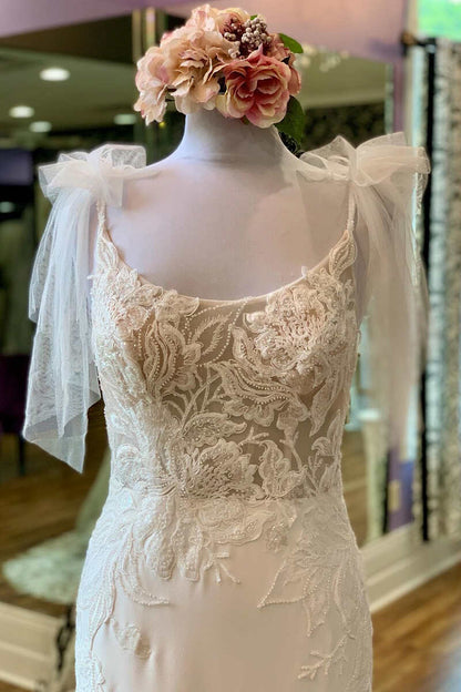 White Lace Scoop Neck Backless Mermaid Long Wedding Gown