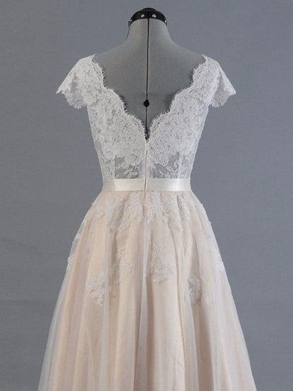 V Neck Short Sleeves Wedding Dress Lace Applique Floor Length Tulle Bridal Gowns