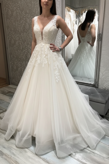 V Neck White Tulle  Lace Aline Wedding Dresses Sleeveless Bridal Dress